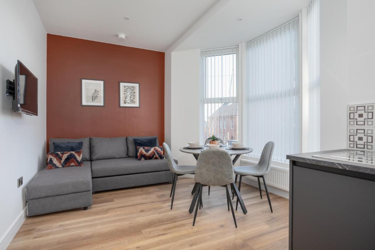 Avenue Apartment *