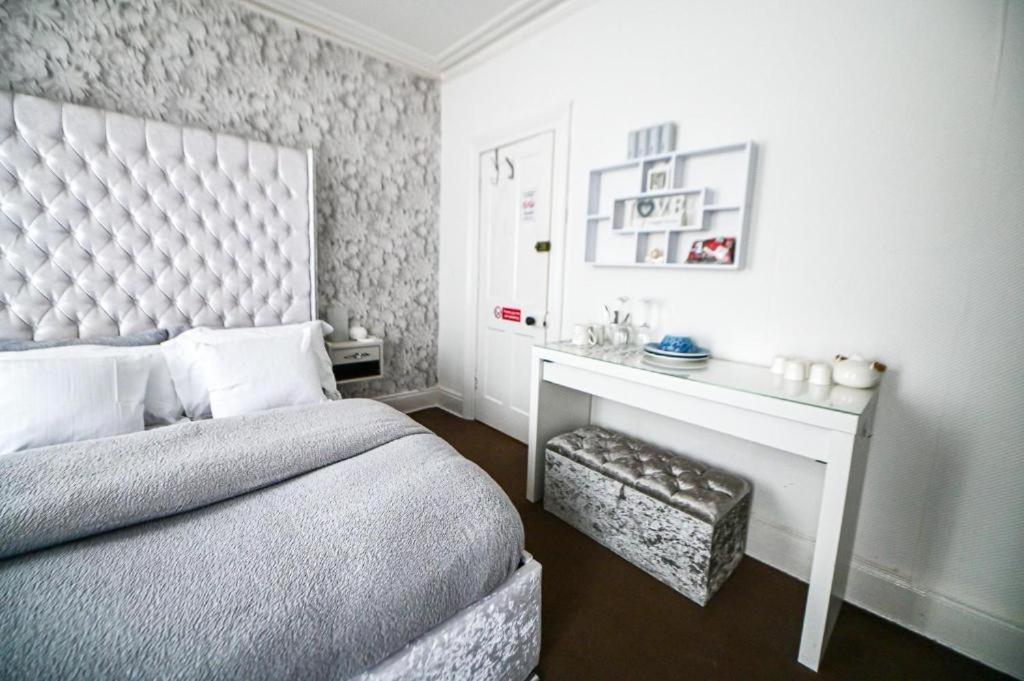 Aunty Katie's House, Ni Tourist Board Certified With Free Continental Breakfast Homestay Belfast