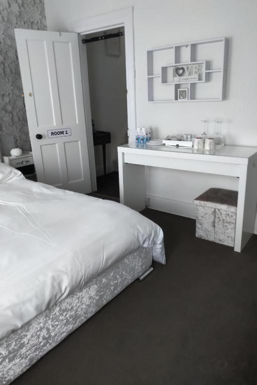 Aunty Katie's House, Ni Tourist Board Certified With Free Continental Breakfast Homestay