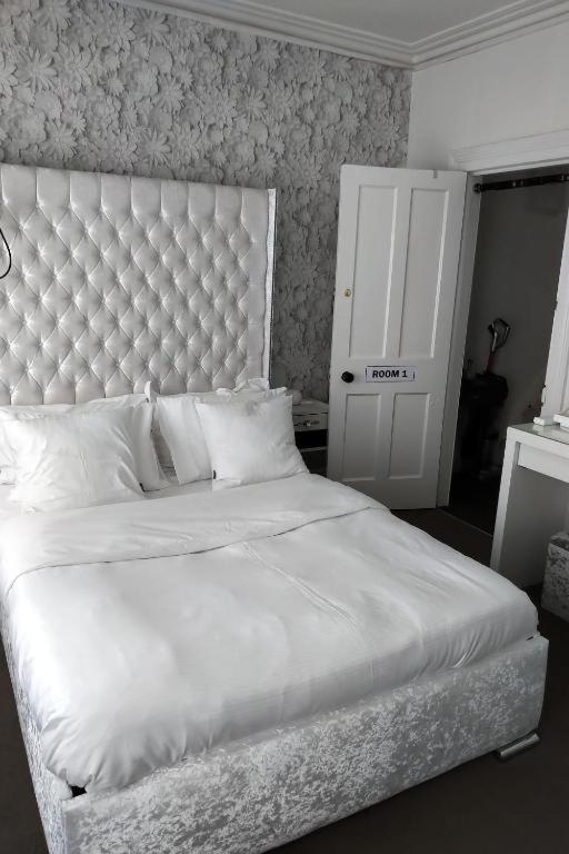 Aunty Katie's House, Ni Tourist Board Certified With Free Continental Breakfast Homestay Belfast