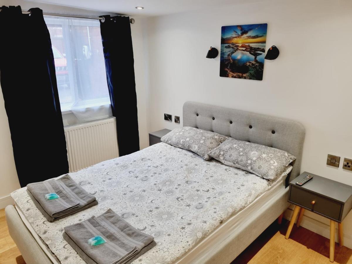 Apartment Lmk, Spacious 1 Bedroom Ground Floor Apartment, Ev Charger, Free Parking Wi-fi, Great Location Belfast