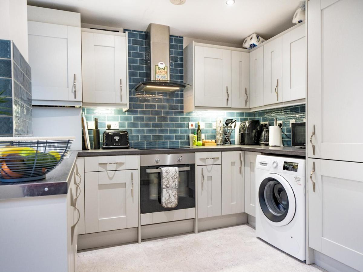 Pass The Keys Lovely 2br Terrace House Ormeau Park Area