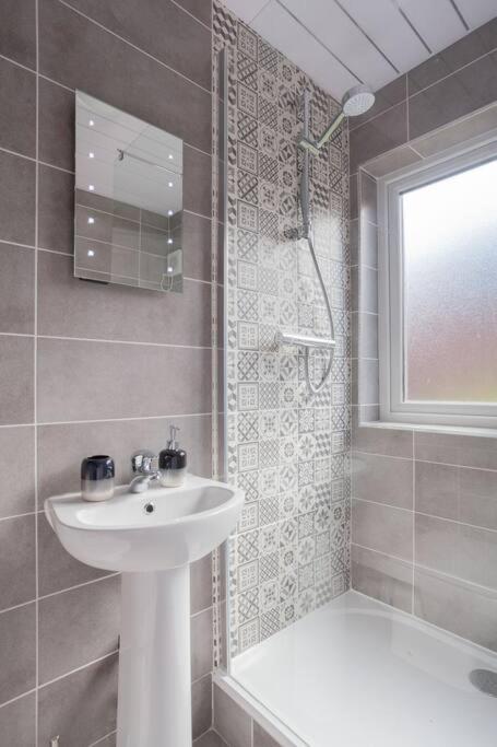 Apartment Beautiful In The Heart Of Belfast!! *