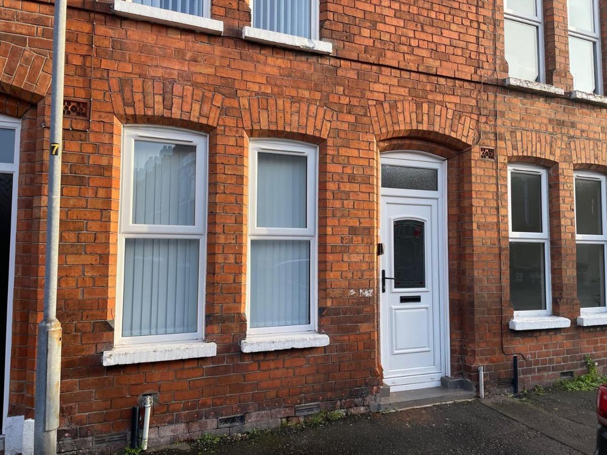 Pass The Keys Lovely 2br Terrace House Ormeau Park Area Holiday home Belfast