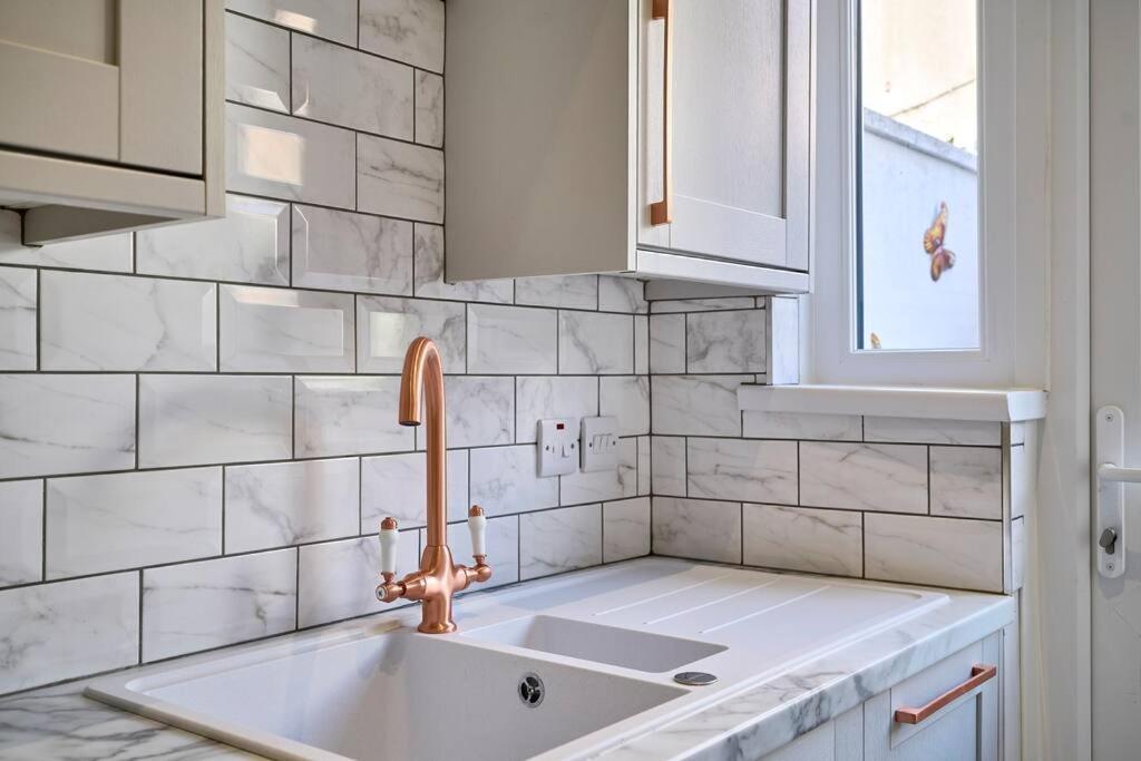 Luxury Lets - Windsor Townhouse Holiday home *