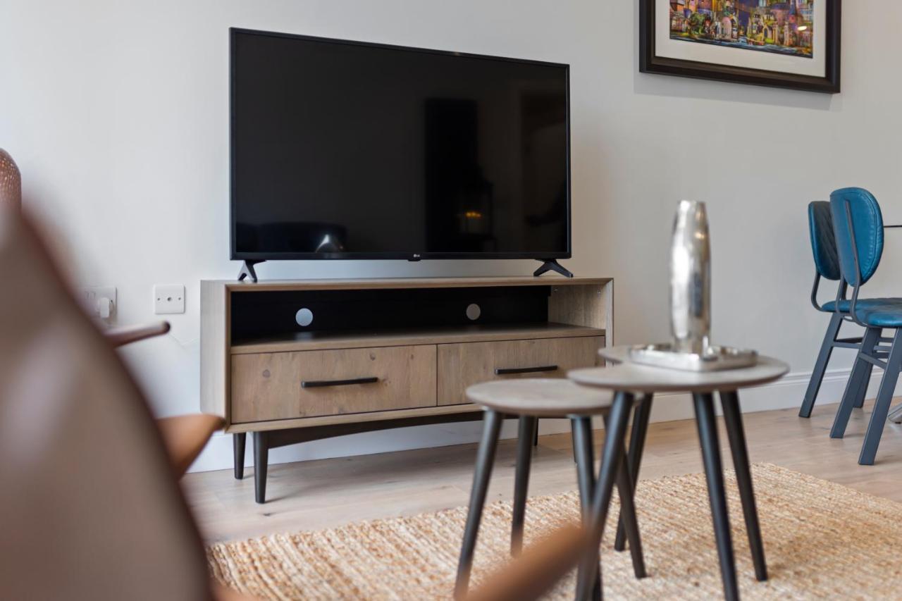 Wilton House Apartment *