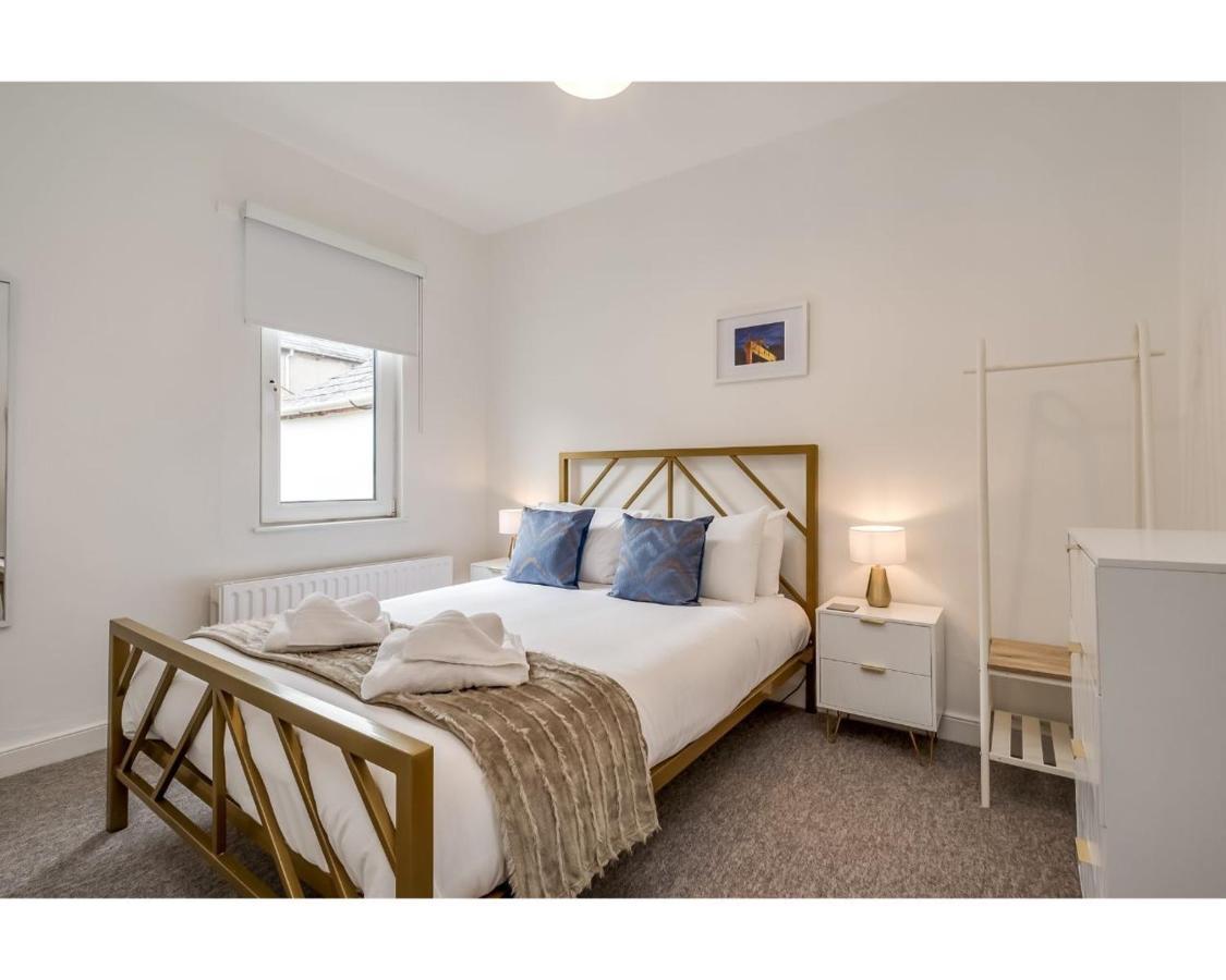 Chic Luxe R&r Apartment Belfast