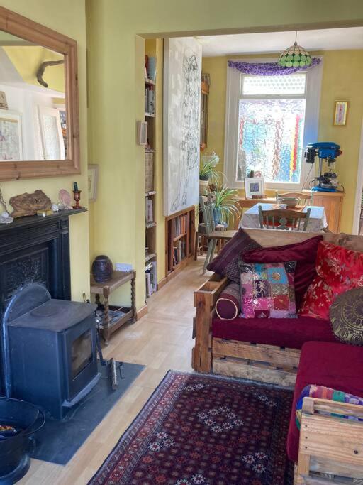 Unique Bohemian Artist Townhouse * Belfast