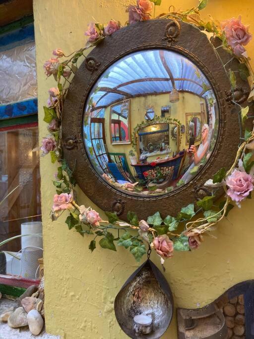 Unique Bohemian Artist Townhouse Holiday home
