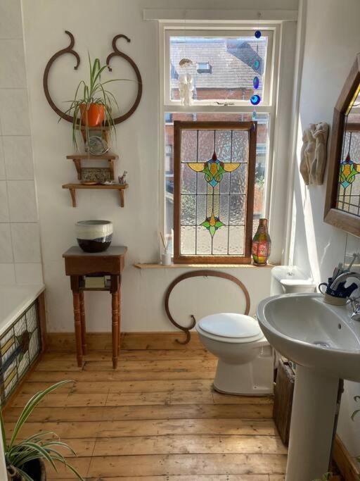 Unique Bohemian Artist Townhouse Belfast