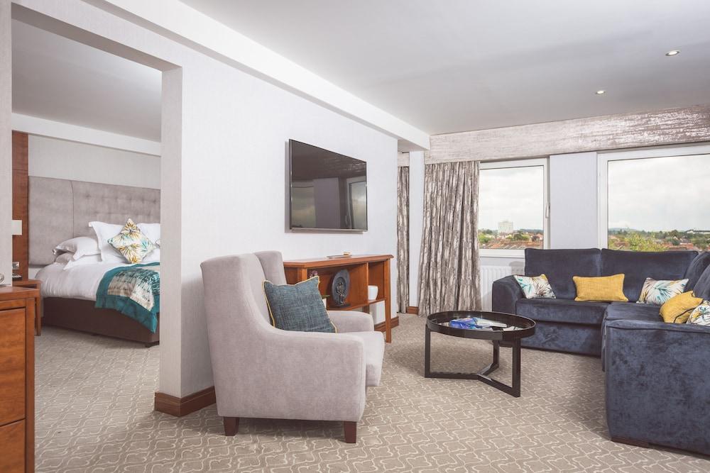 The Stormont 4*