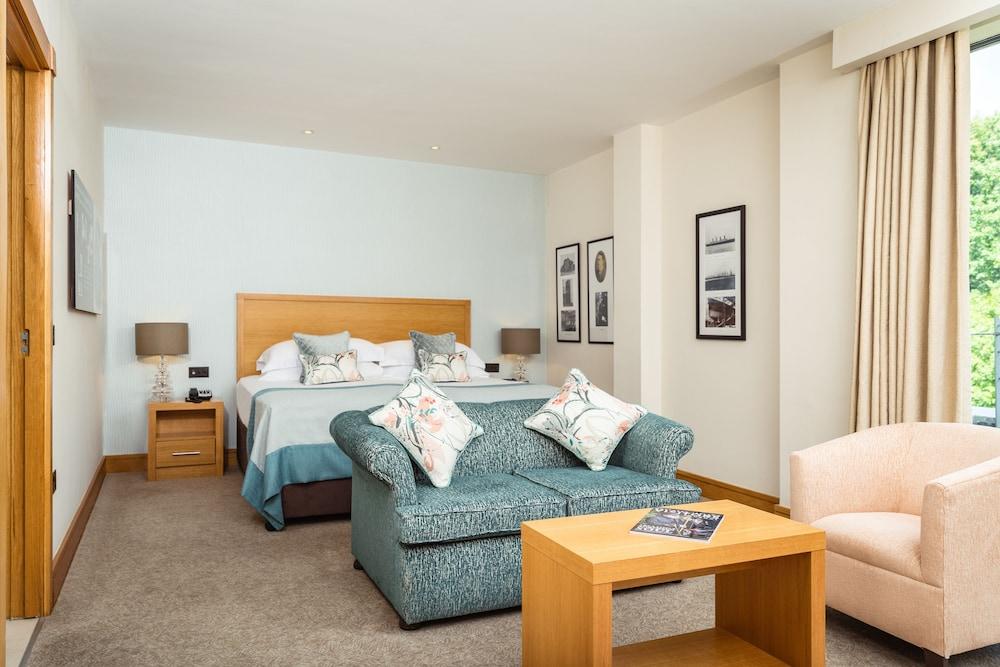 The Stormont 4*