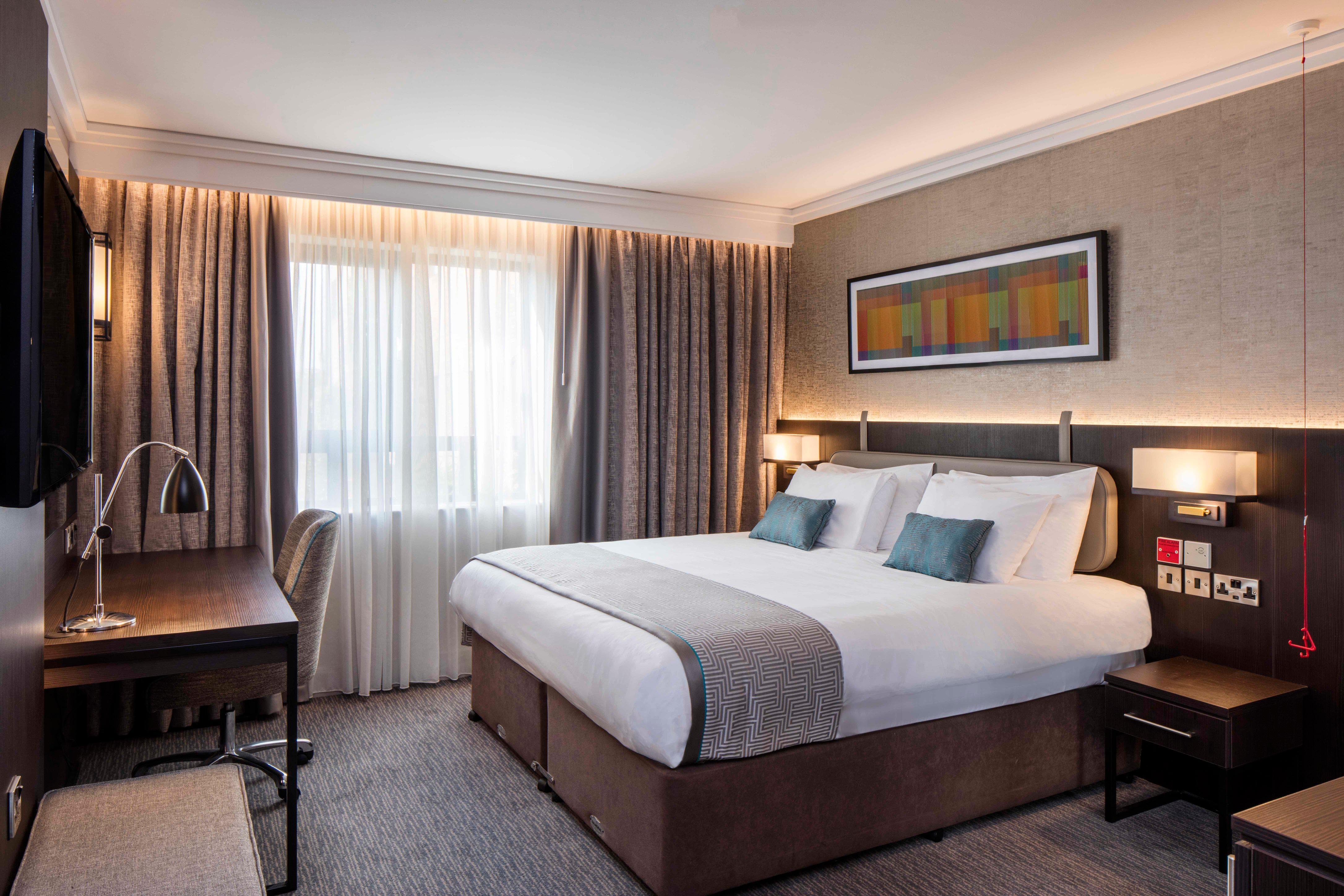 Crowne Plaza - By Ihg 4*