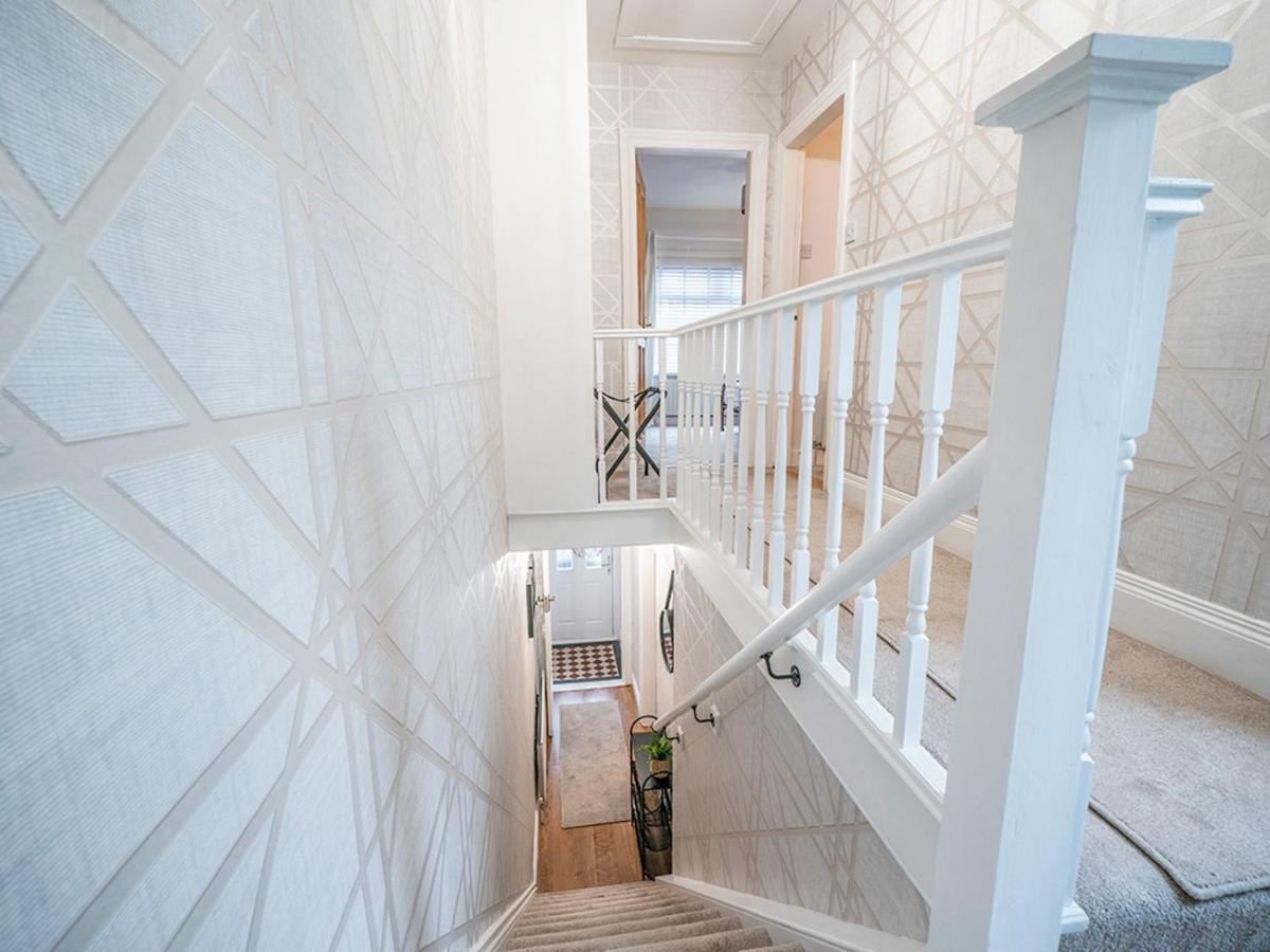 Holiday home Pass The Keys Stunning 2br Townhouse In Belfasts Location