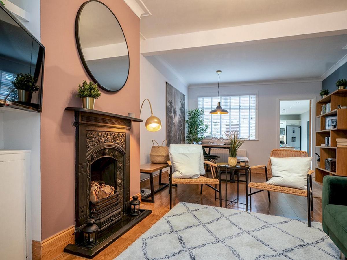 Pass The Keys Stunning 2br Townhouse In Belfasts Location Holiday home Belfast
