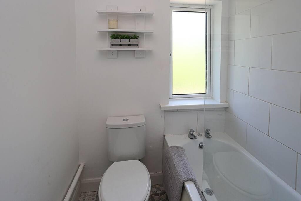 Holiday home 2 Bedroom House In With Garden