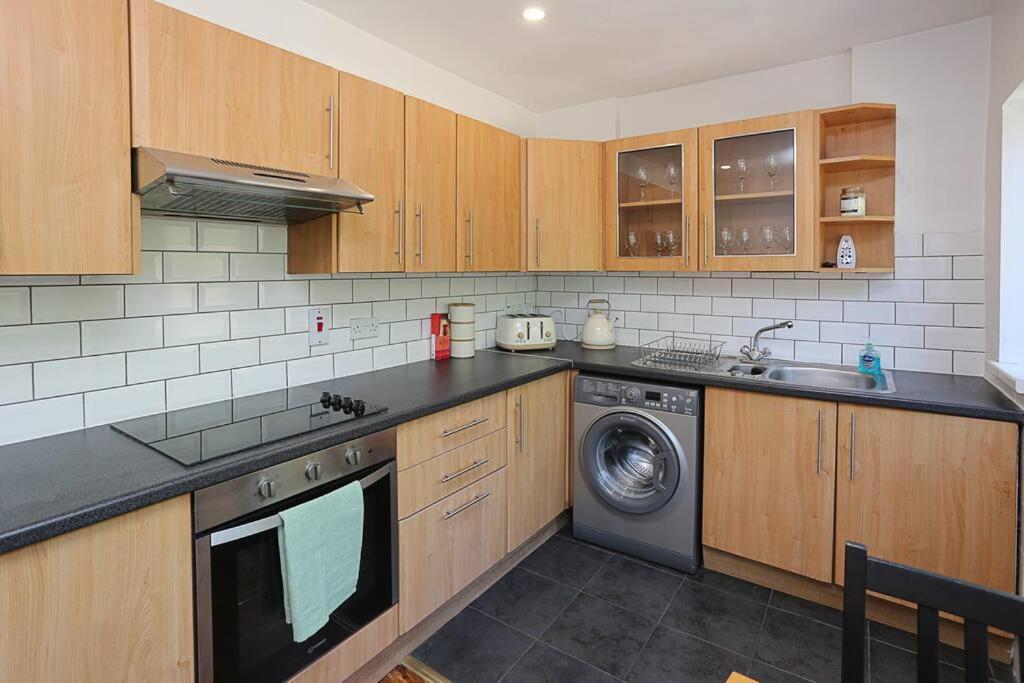 Holiday home 2 Bedroom House In With Garden Belfast