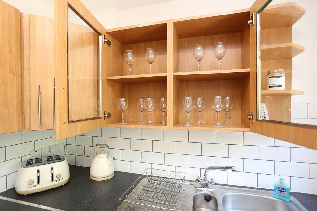 2 Bedroom House In With Garden
