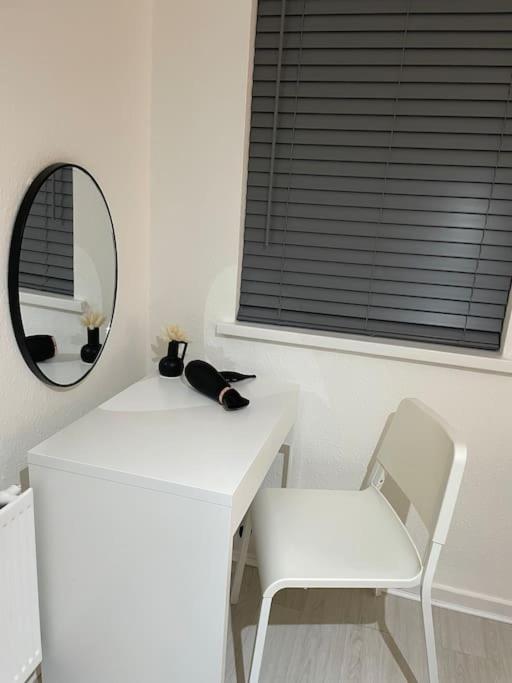 Chic: Elegant 2br Sleeps 5, Prime Location *