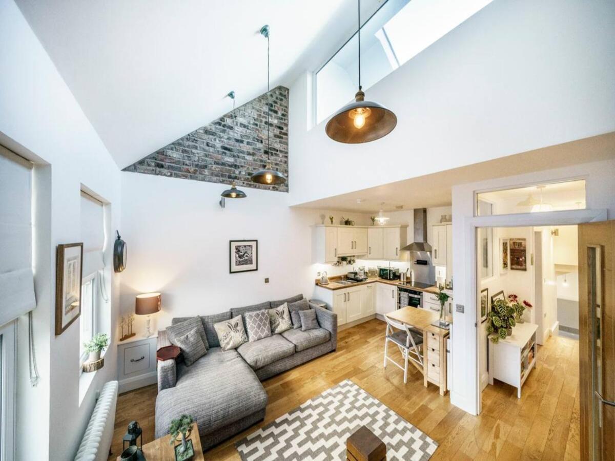 Pass The Keys One Of A Kind Private Rooftop Garden Queens Uni Apartment