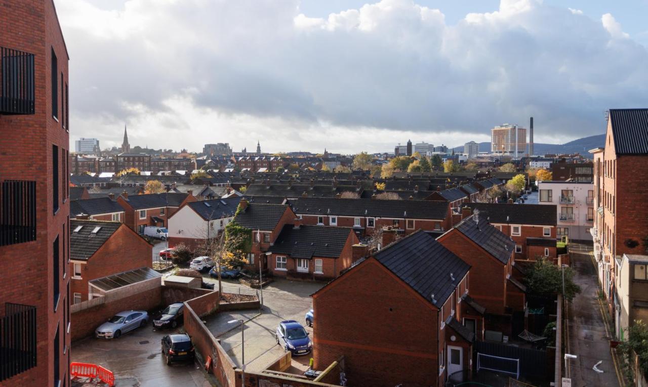 Modern 3 Bedroom Flat In Center With Terrace *