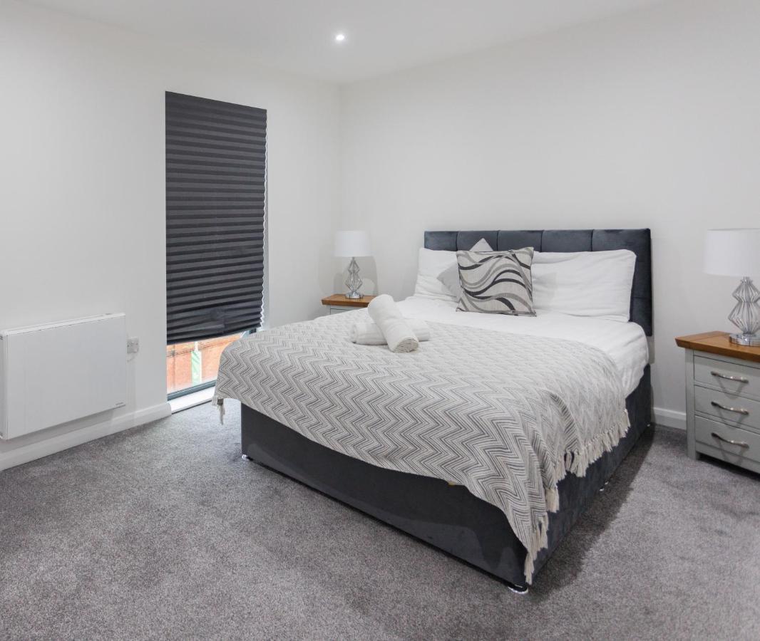 Modern 3 Bedroom Flat In Center With Terrace Apartment