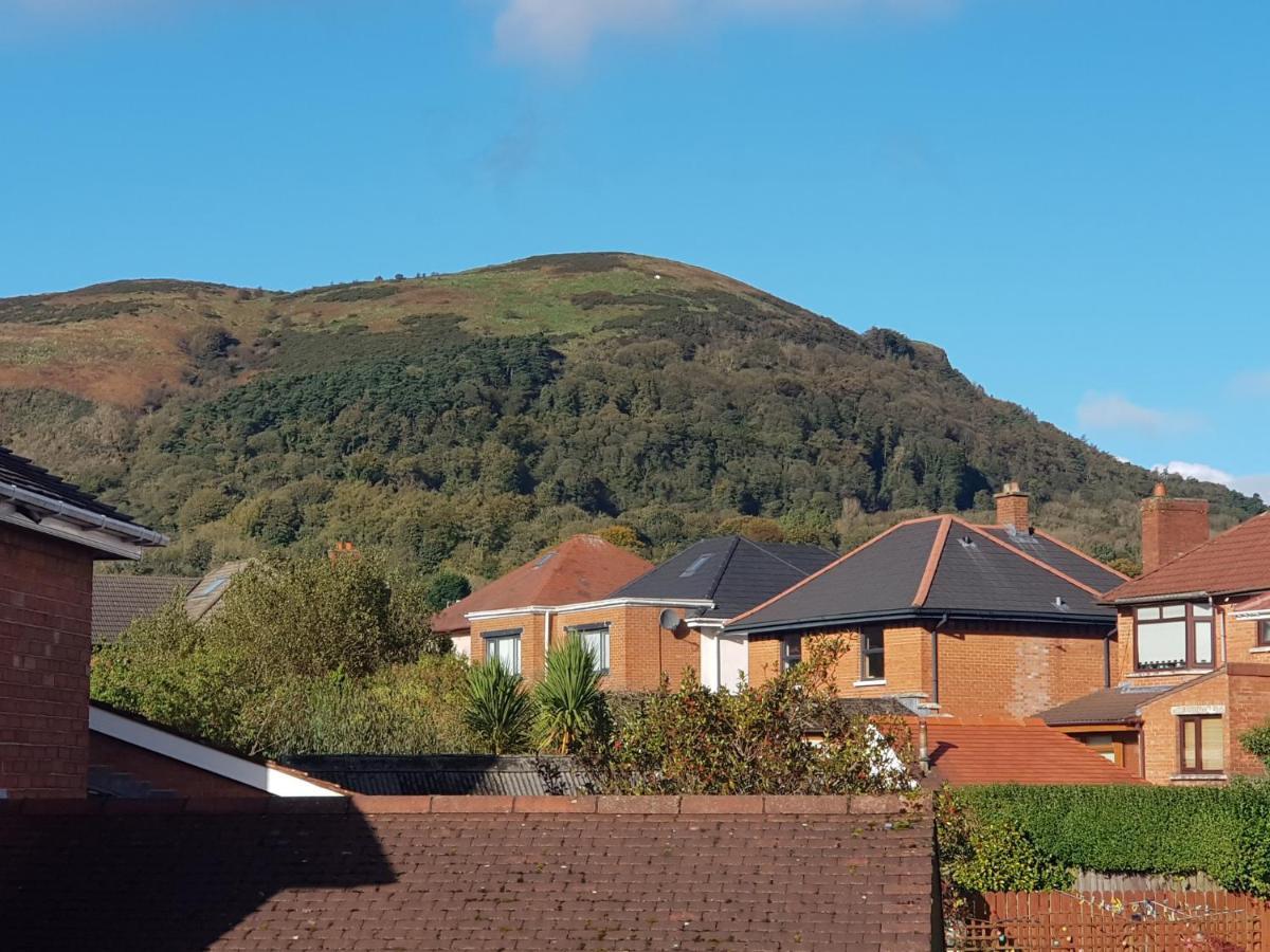 Cavehill View - Amazing 4-Bedroom Detached House With Garden In A Great Location - Loads Of Space With Free Parking Holiday home Belfast