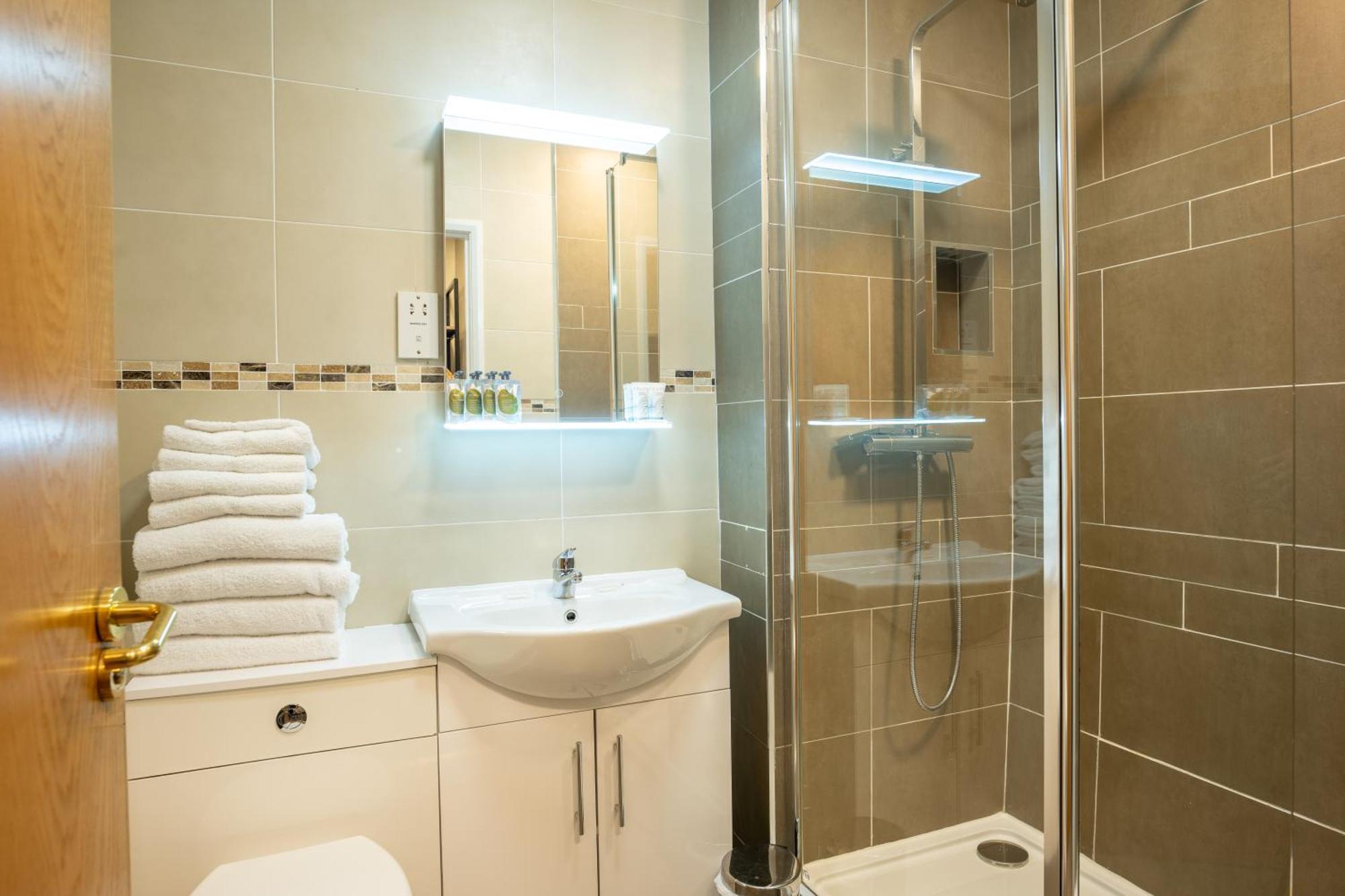 Balmoral Hotel, Hotel Belfast