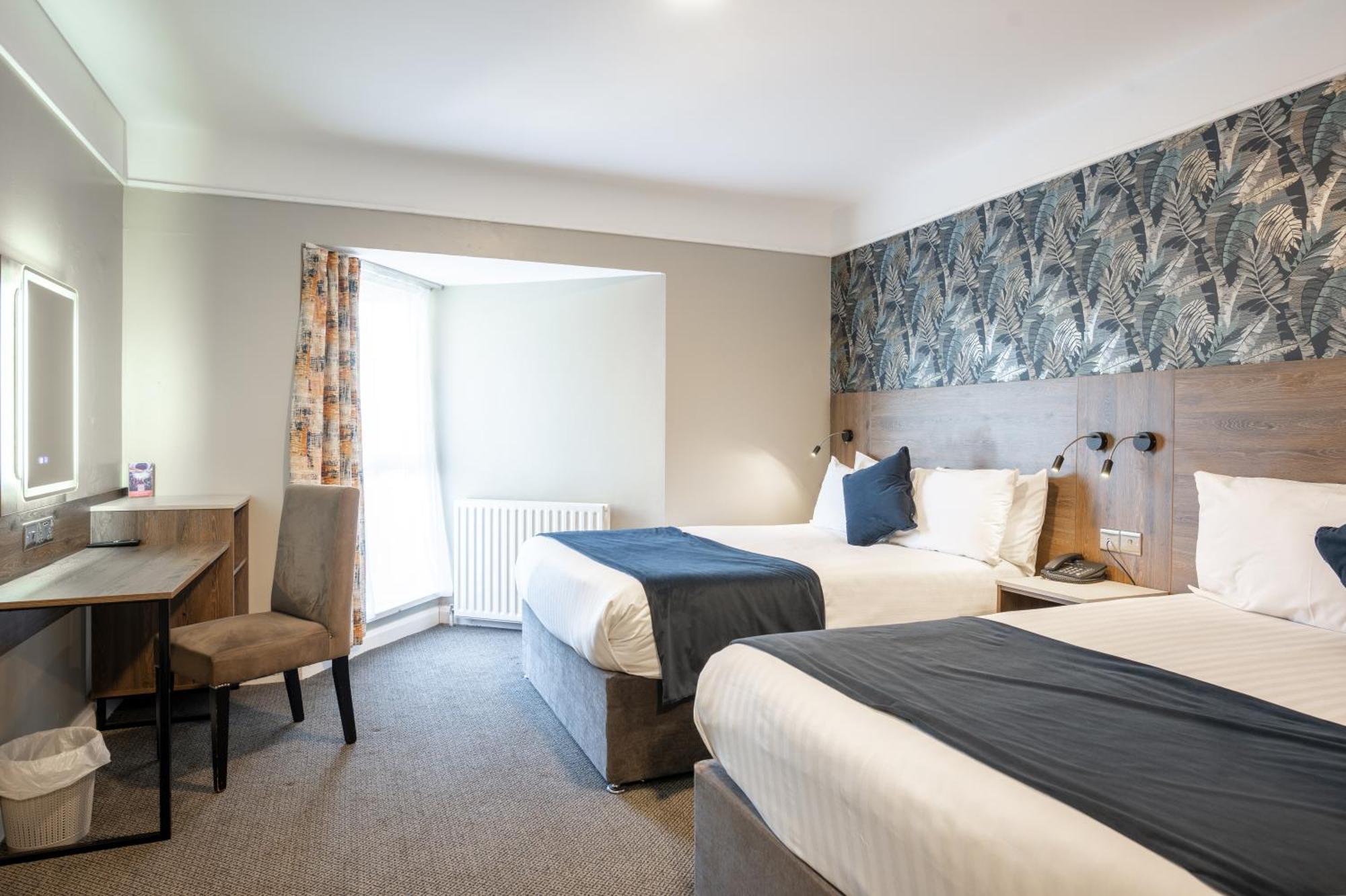 Balmoral Hotel, Hotel