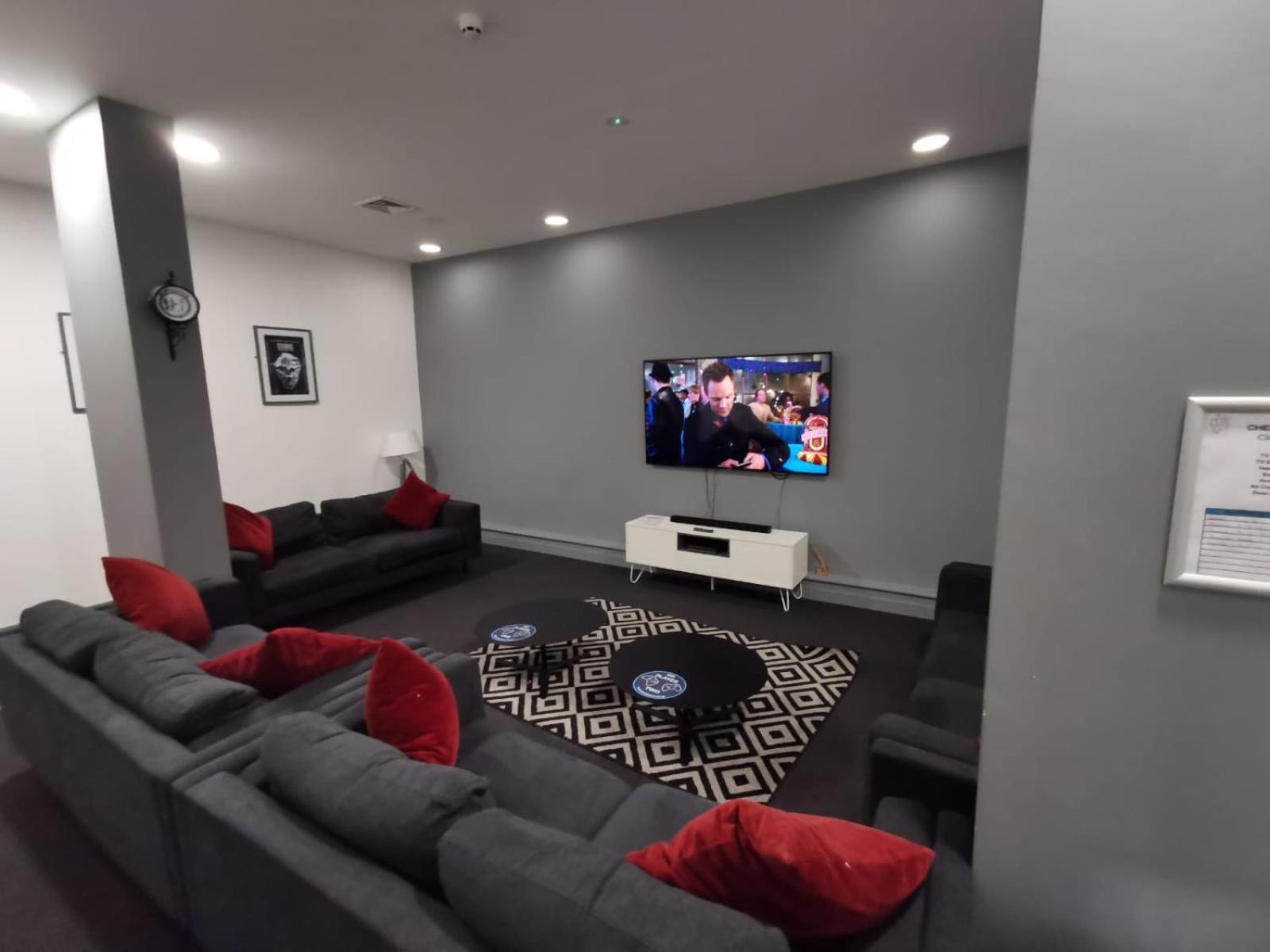 Apartment For Students Only At Great Patrick Street *