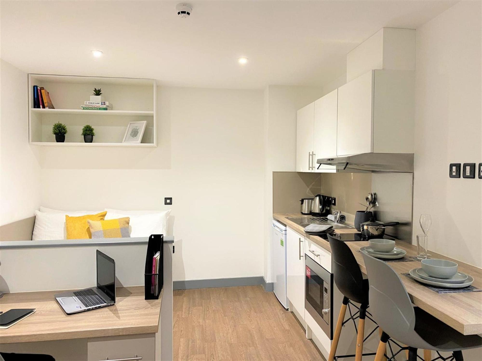 Apartment For Students Only At Great Patrick Street *
