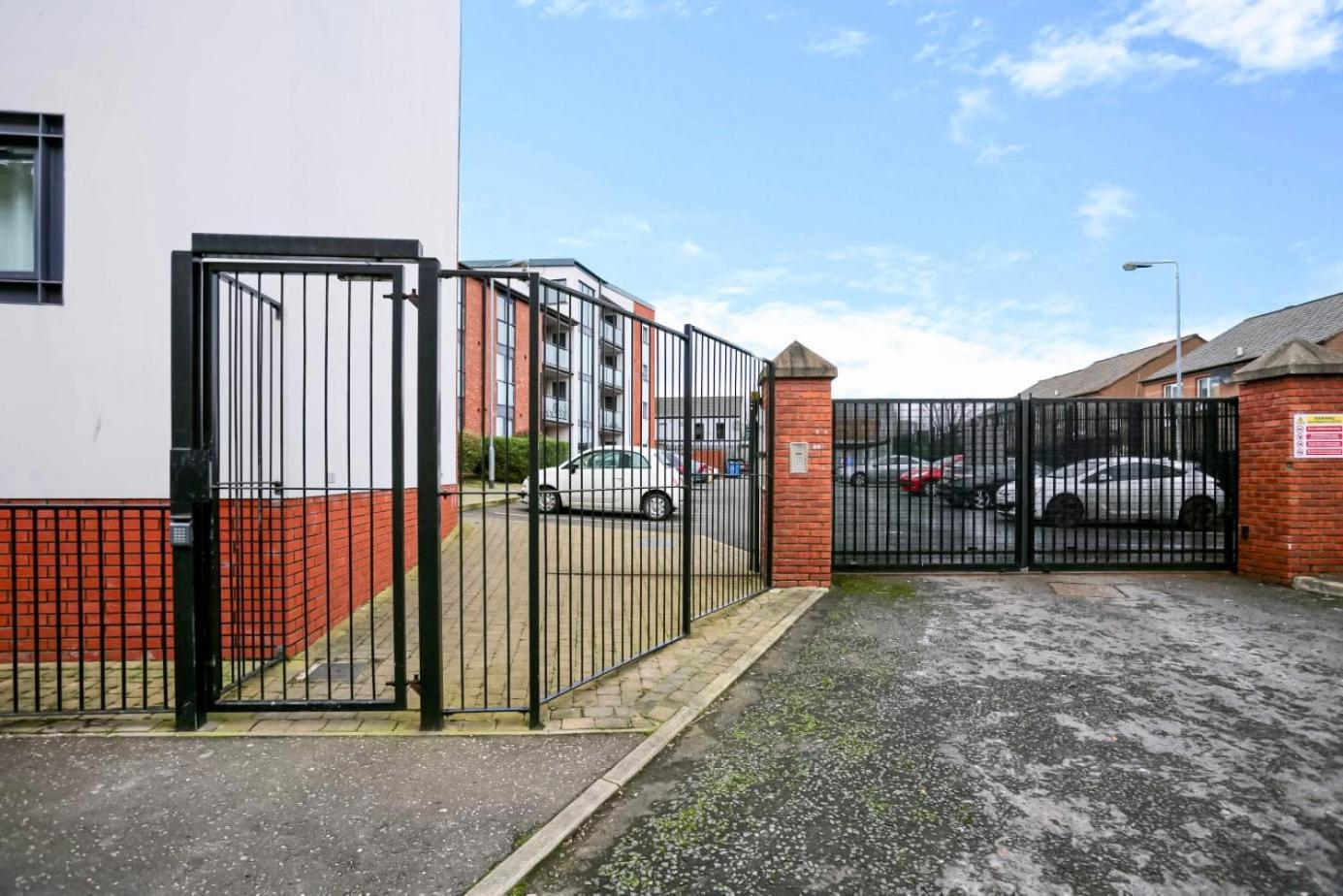 Neat - Secure Parking - Wifi - Sleeps 4 - No Parties Apartment