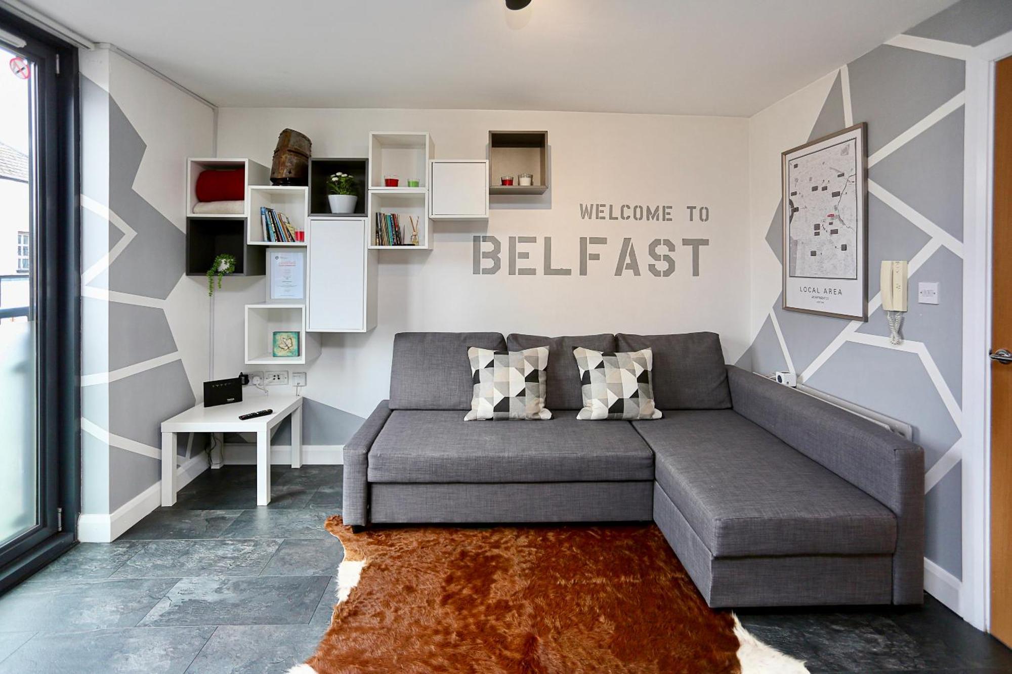 Neat - Secure Parking - Wifi - Sleeps 4 - No Parties