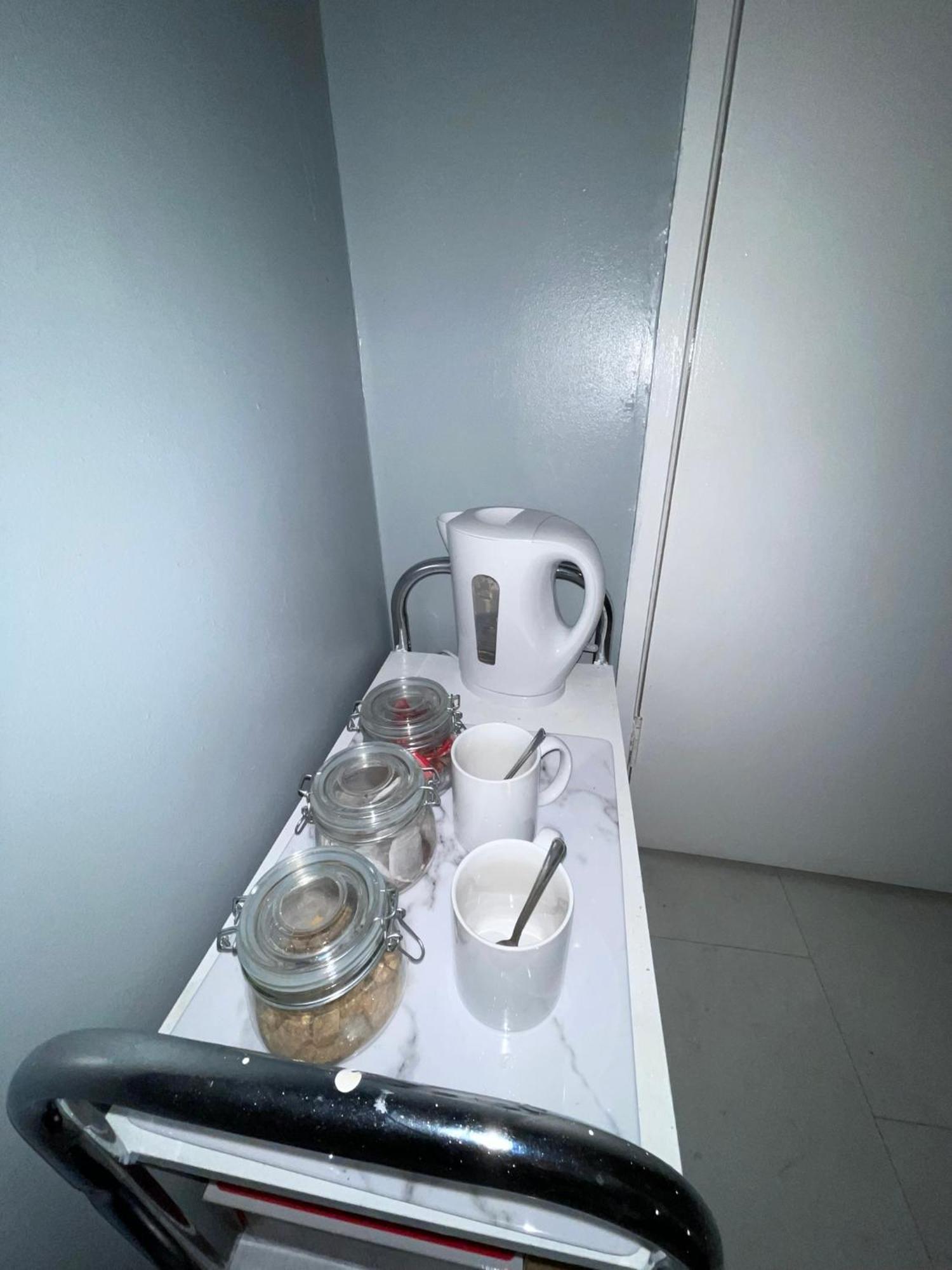 House Near To Castlecourt Shopping Homestay