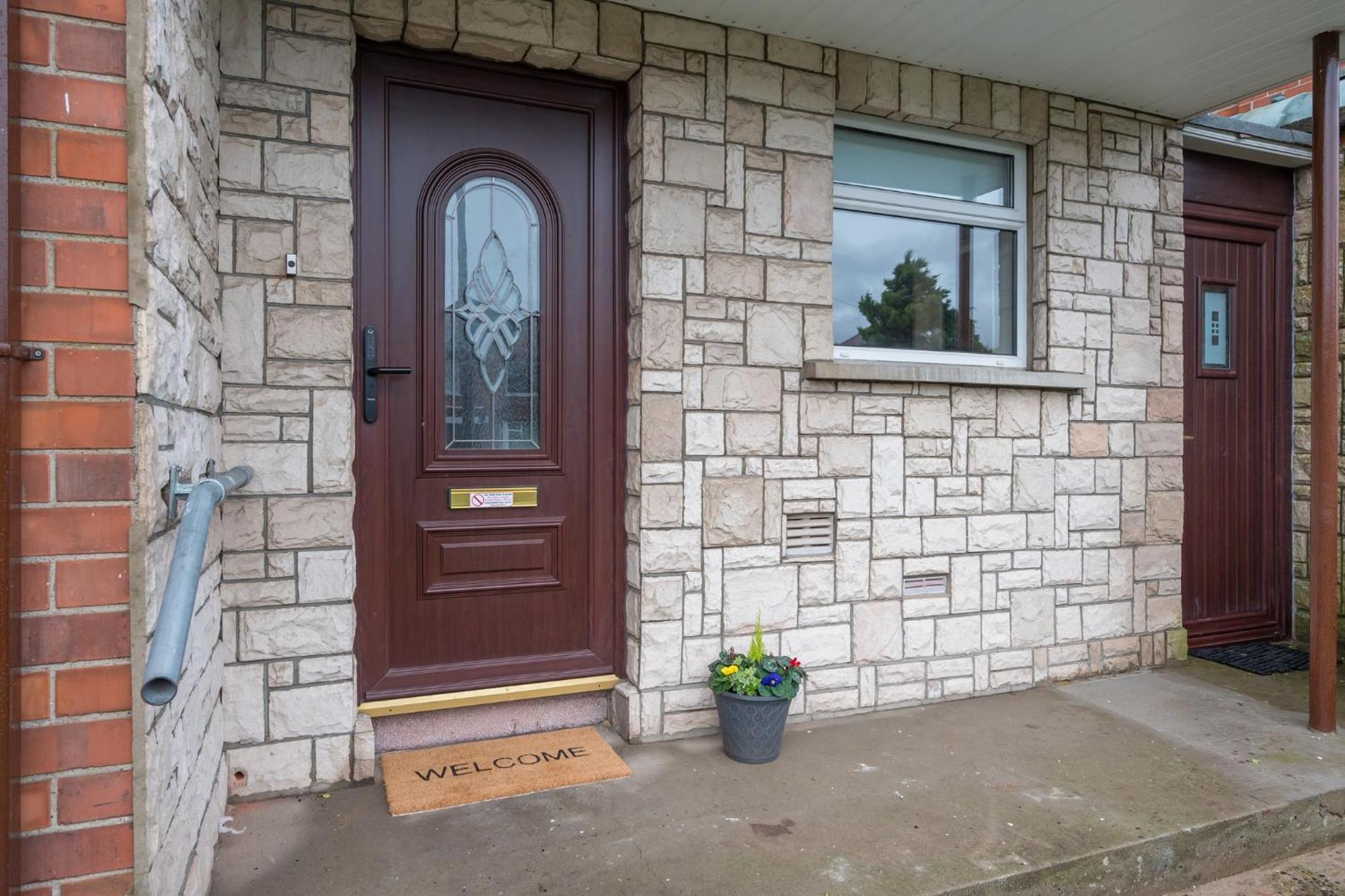 Cavehill View - Amazing 4-Bedroom Detached House With Garden In A Great Location - Loads Of Space With Free Parking Belfast