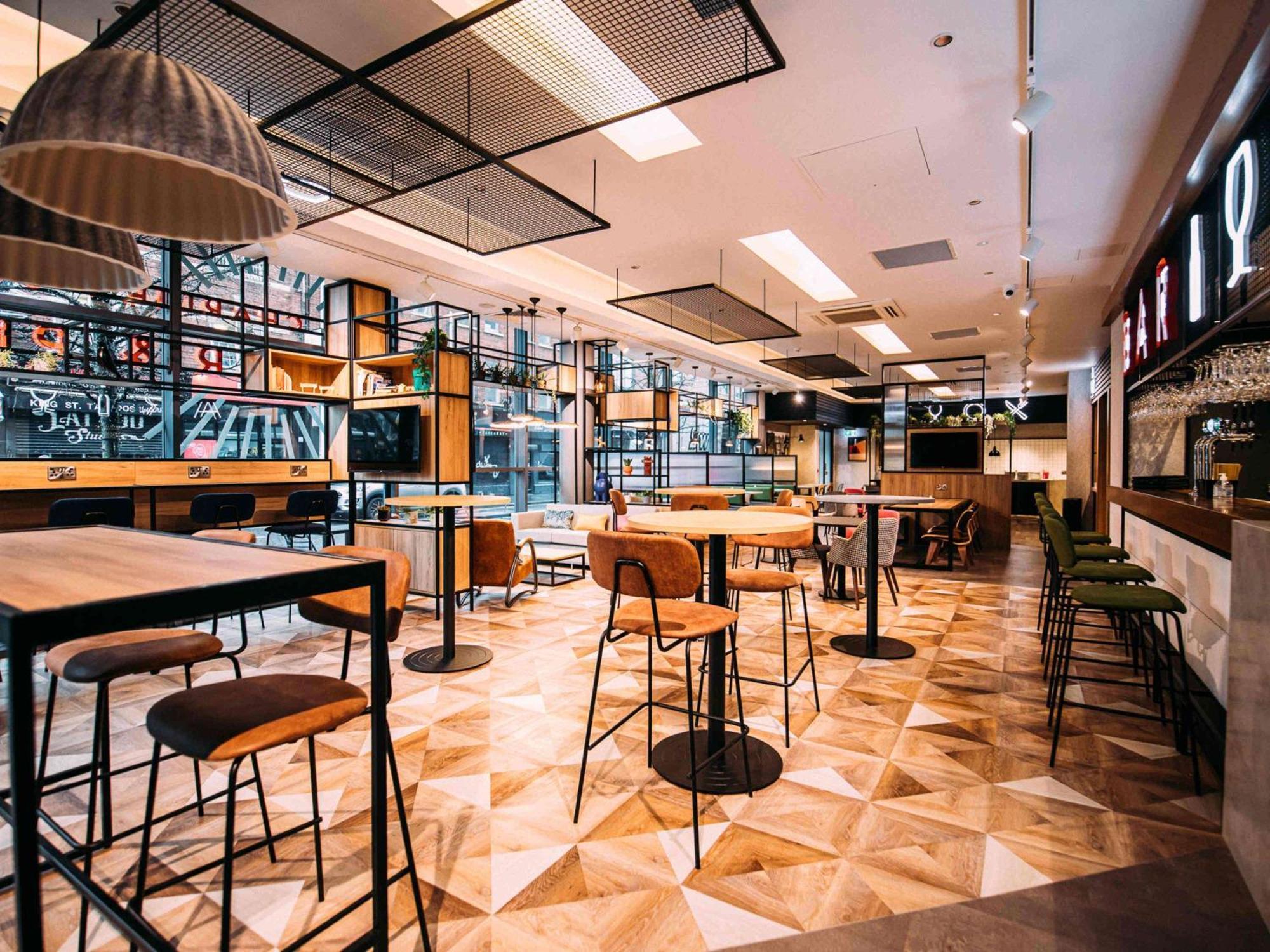 Ibis Centre Hotel 3*