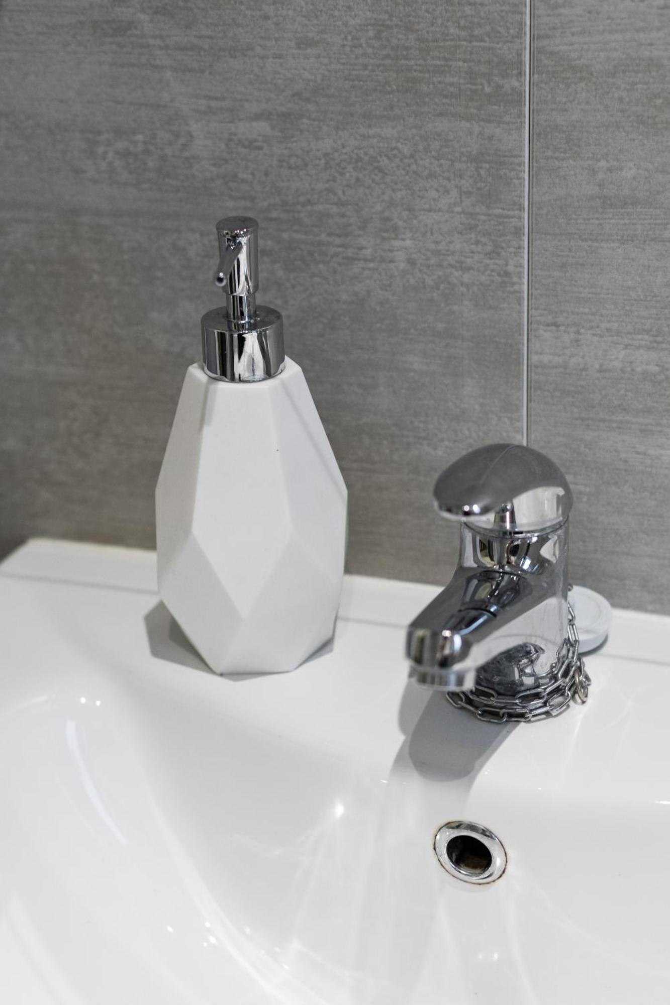 Fully Refurbished North 2