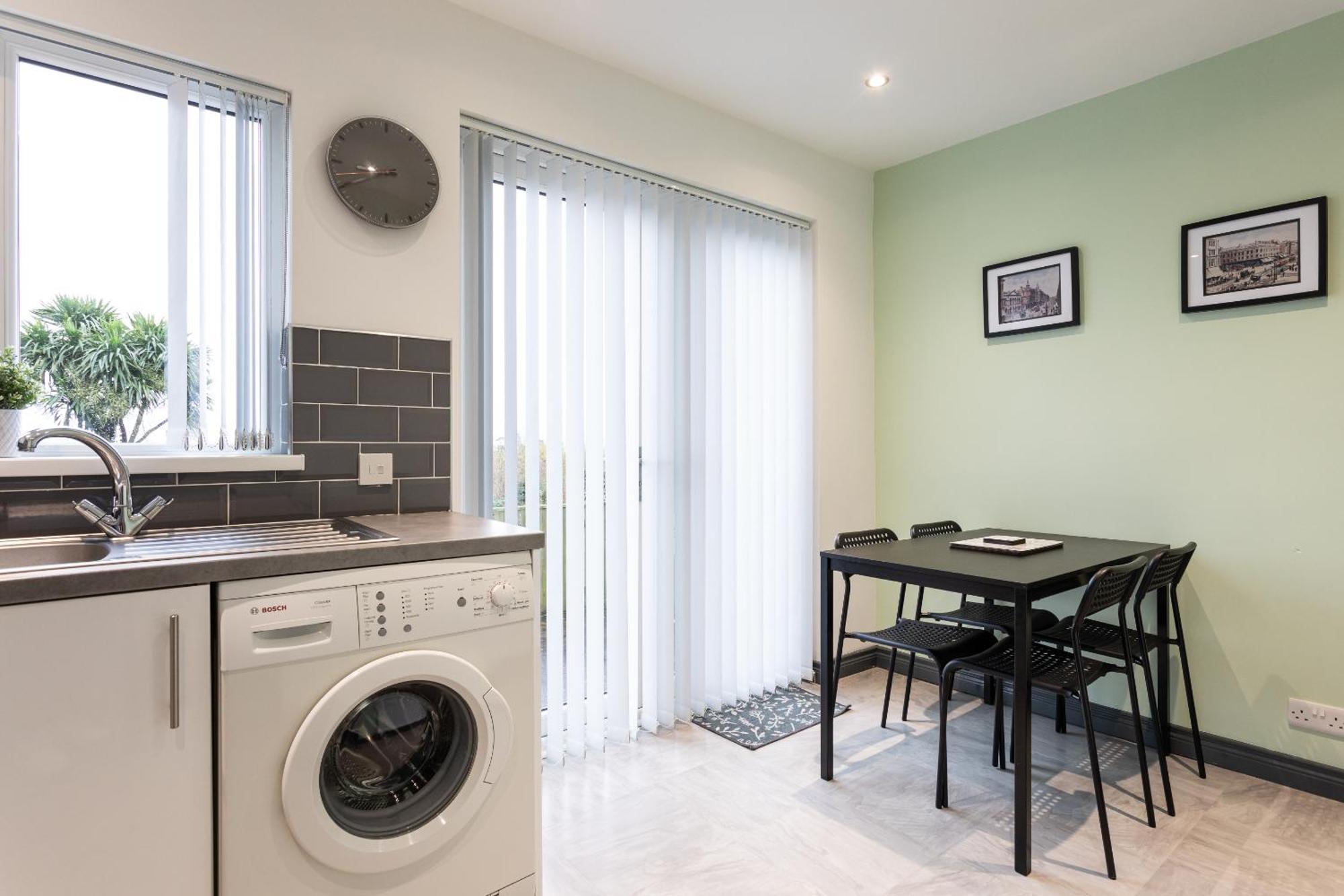 Fully Refurbished North 2 Belfast