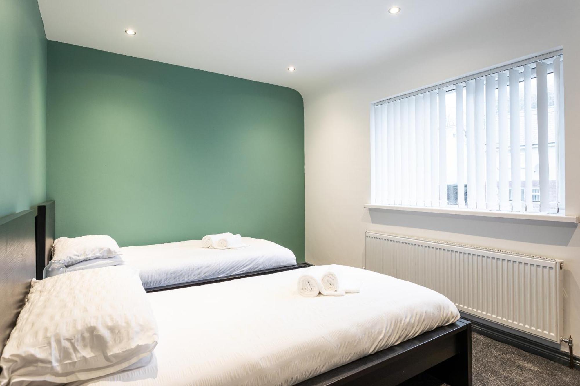 Fully Refurbished North 2 * Belfast