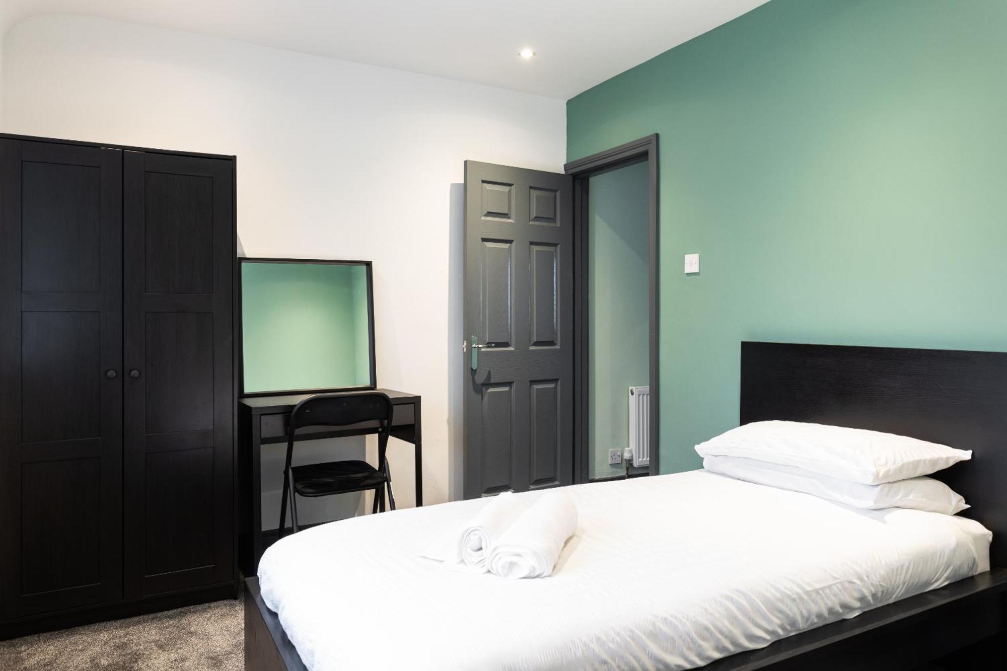 Fully Refurbished North 2 Holiday home *