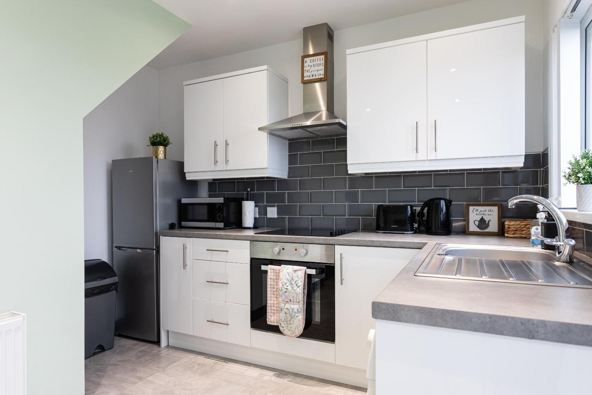 Fully Refurbished North 2 *