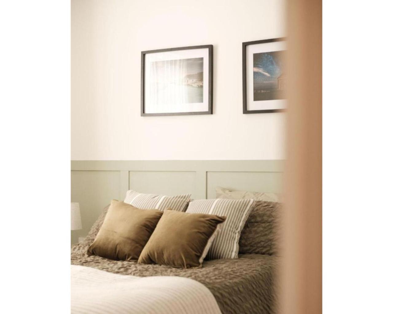 Ormeau Road Apartment