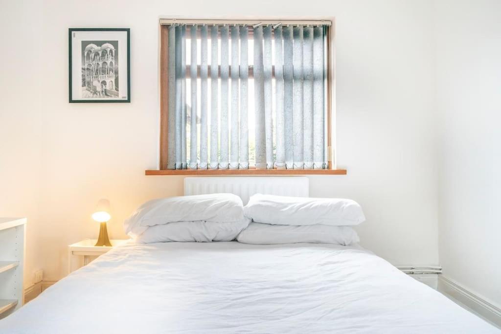 Holiday home Modern 3 Bedroom House Close To Ferry And Centre Belfast