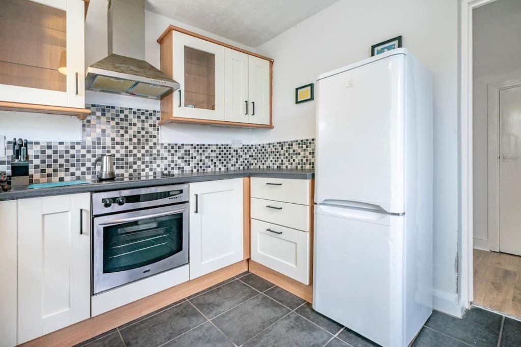 Modern 3 Bedroom House Close To Ferry And Centre Holiday home *