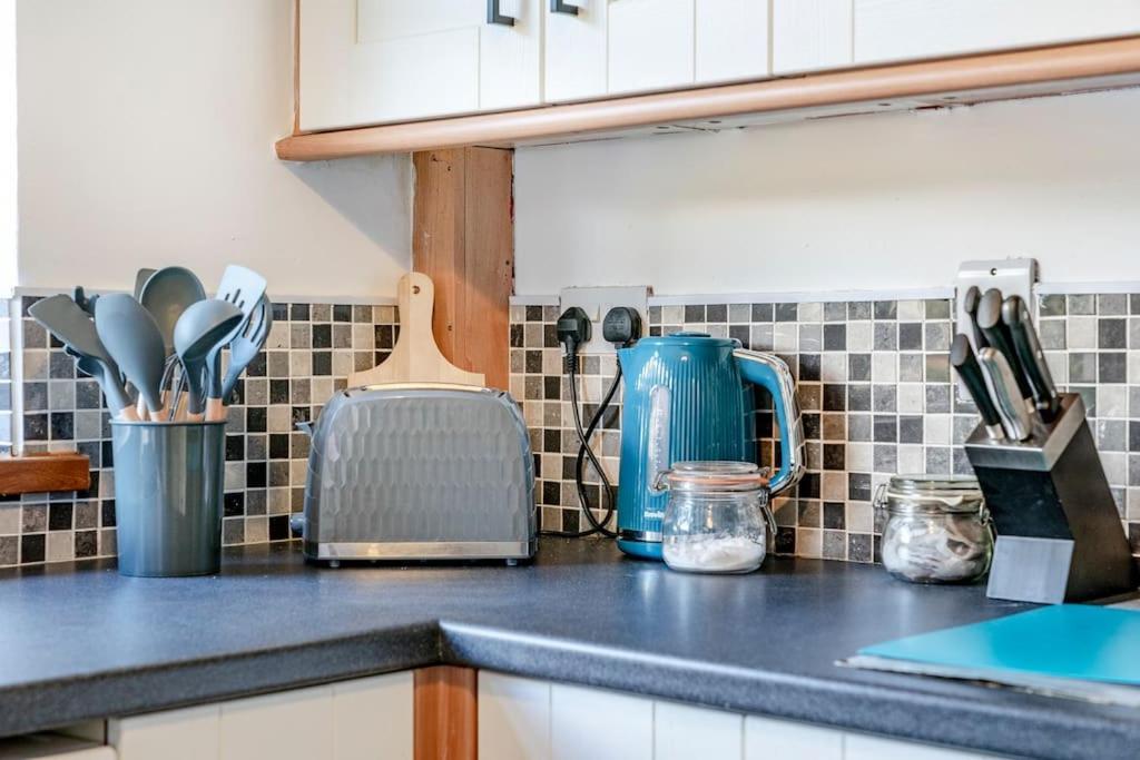 Holiday home Modern 3 Bedroom House Close To Ferry And Centre *