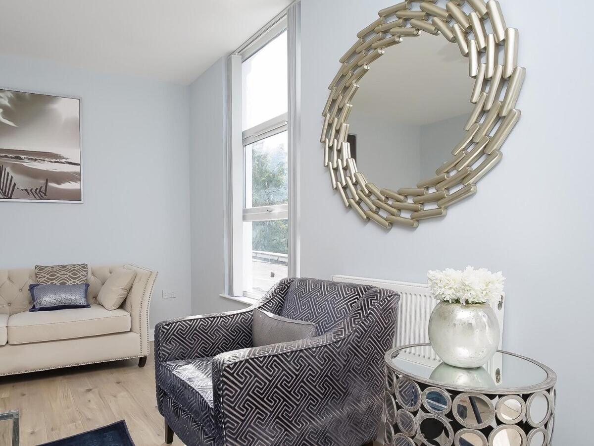 Centre 3 Bdr Townhouse By Breaks * Belfast