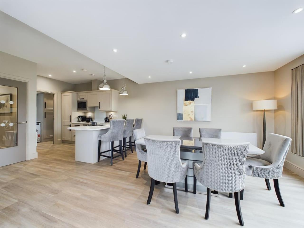 Lesley House Apartment *
