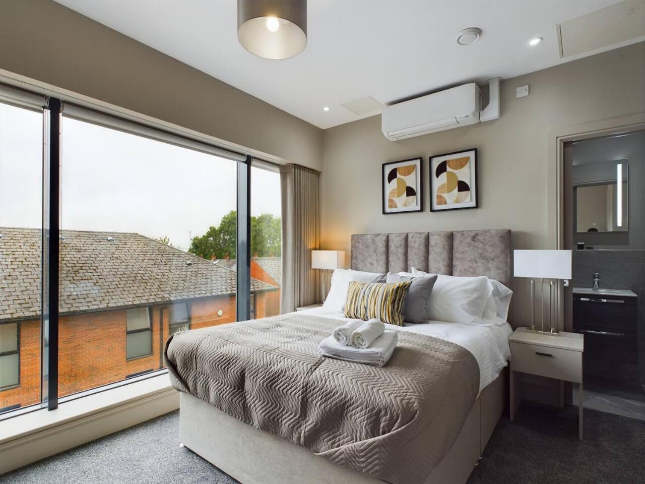 Lesley House Apartment *