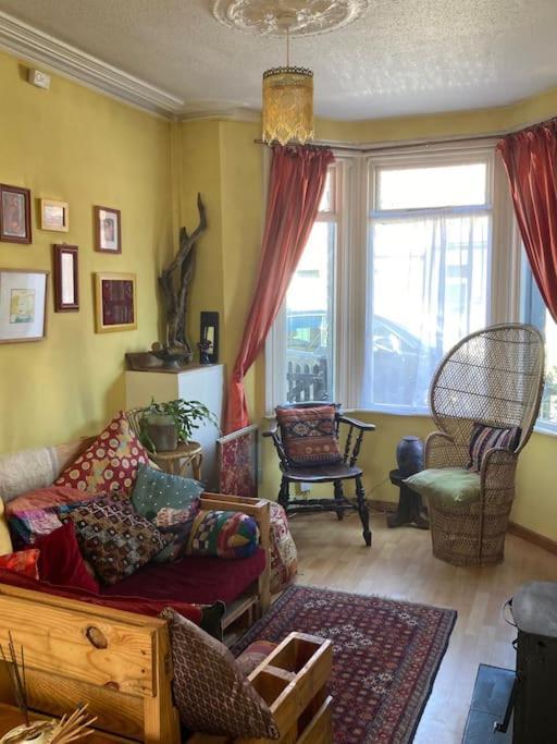 Unique Bohemian Artist Townhouse *