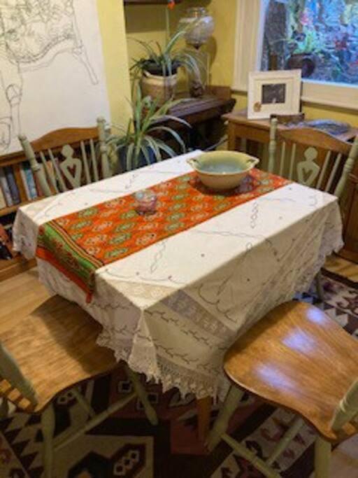Unique Bohemian Artist Townhouse